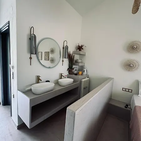 Villa Emilia Suites Pachis  Extérieur photo